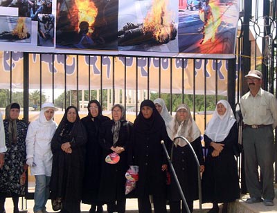 اعتراض خانواده های اسیران به لابی های آمریکائی فرقه رجوی