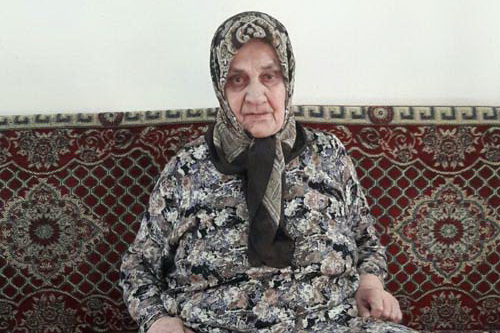 مادر بیمار و چشم انتظار ِرضا حسن زاده در انتظار یک تماس تلفنی