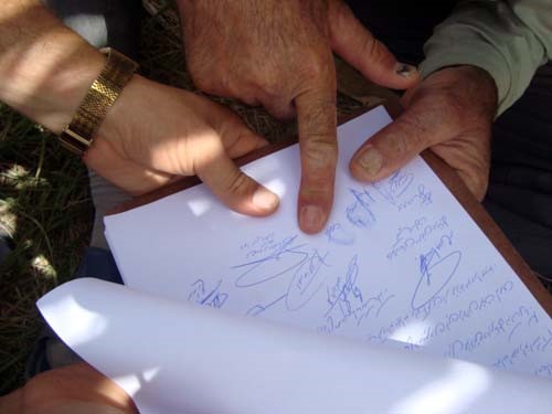 خانواده های اسیران فرقه رجوی در استان مرکزی: ارگان ها و سازمان های حقوق بشری دستشان با فرقه رجوی در یک کاسه است
