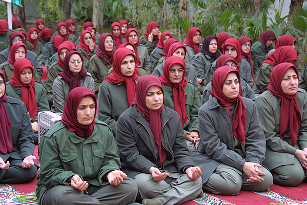  «ضد‌زن» ترین فرقه جهان را بشناسید/ لشگرِ زنان ریش‌وسبیل‌دار!