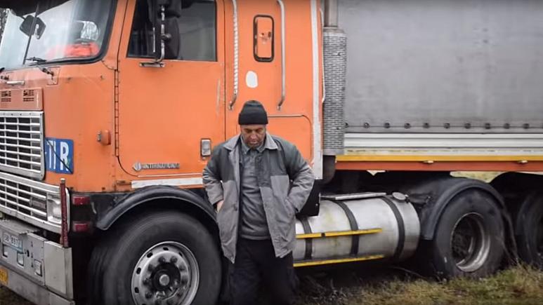سکوت مدعیان حقوق بشر در قبال تحریم کامیون دار ایرانی در لهستان