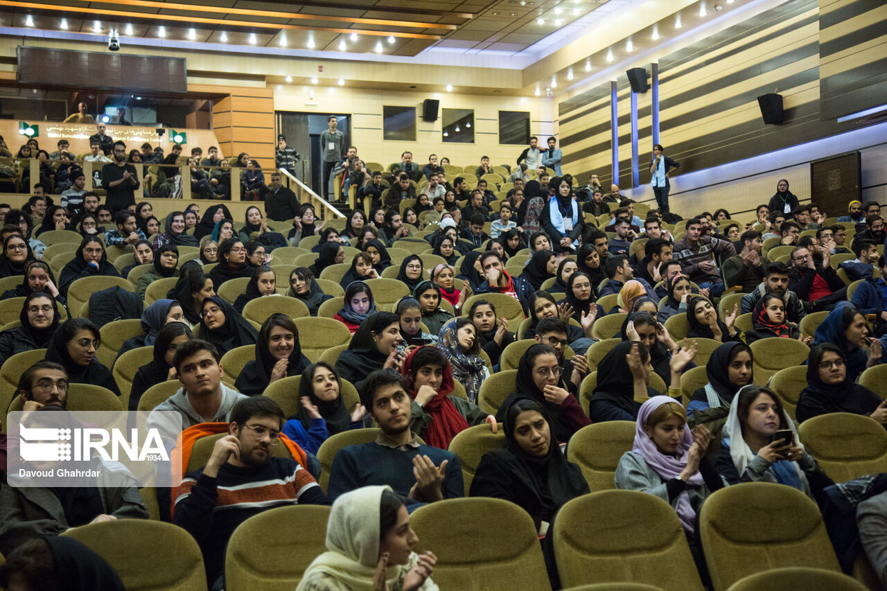 جوانان ایران زمین بیشتر از هر زمان دیگر هوشیار هستند