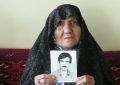 پیام مادر چشم انتظار «محمد علی قارایی» به فرزند اسیر خود: مگر من کوره آهنگرانم + فیلم پیام مادر چشم انتظار «محمد علی قارایی» به فرزند اسیر خود: مگر من کوره آهنگرانم + فیلم