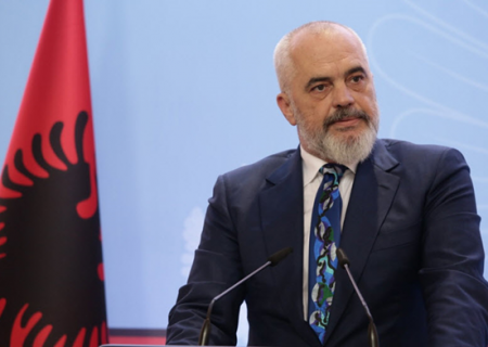 نخست وزیر آلبانی از صدور کارت شهروندی برای جداشده‌های فرقه رجوی خبر داد / ناقوس نابودی فرقه رجوی در آلبانی نواخته شد