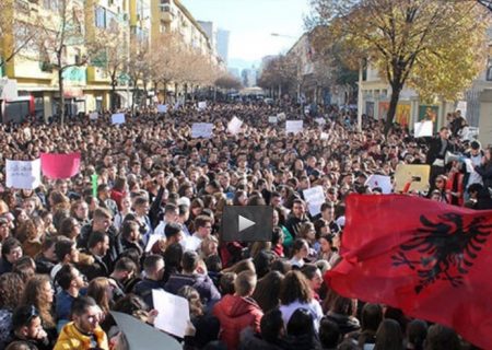 تظاهرات گسترده مردم آلبانی در اعتراض به سیاست‎های «ادی راما» / مریم رجوی دقیقا کجایی؟ + فیلم