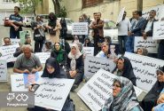 تجمع خانواده‌های عضو انجمن نجات مقابل کمیته صلیب سرخ تهران برگزار شد / وضعیت نامعلوم افراد گرفتار در چنگال فرقه رجوی را پیگیری کنید