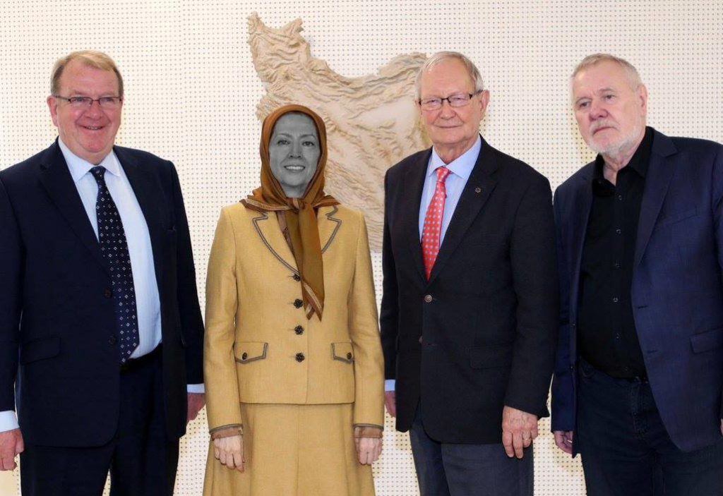 چرا «مجاهدین خلق» میلیونها دلار خرج میکنند تا افراد را به خدمت بگیرند؟ 1 maryam rajavi