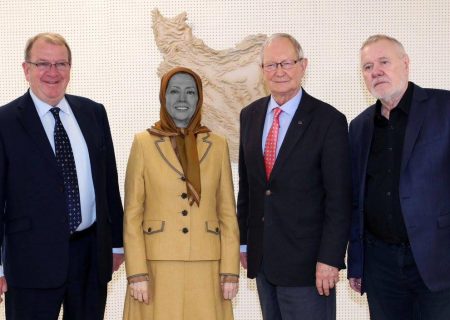 چرا «مجاهدین خلق» میلیون‌ها دلار خرج می‌کنند تا افراد را به خدمت بگیرند؟