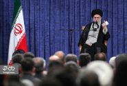 کسانی که می‌گویند «شعار ندهید، آمریکا عصبانی می‌شود» ظاهر بینند
