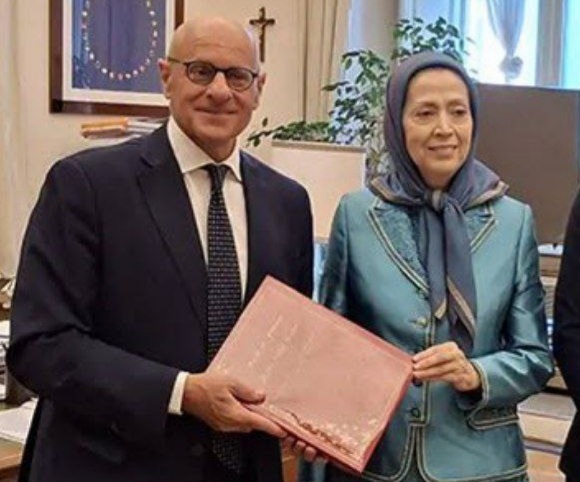 نفرین به این جماعت پست