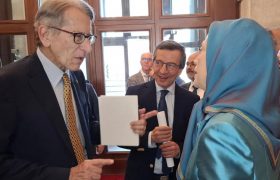 شعبده‌بازی مضحک غرب با دستمال‌های کثیف