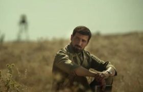 سکانسی از عملیات ترور نافرجام شهید سپهبد «صیاد شیرازی» در ستاد نیروی زمینی ارتش توسط منافقین با استفاده از سرباز نفوذی