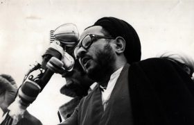 روحانی آزاده‌ای که نسل جوان را بیدار ساخت + فایل صوتی کتاب «دکتر و پیر»