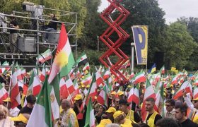 نمایش ۵ میلیون دلاری منافقین با دستمزد مزدوری برای صهیونیست‌ها / بی شرفانی که جز ذلت و خیانت چیزی برای عرضه ندارند
