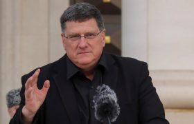 اذعان افسر اطلاعاتی آمریکا به ناتوانی استراتژیک ترامپ از حرکت به سمت جنگ / واشنگتن بیش از تهران به مذاکره نیاز دارد / تحلیل جالب بازرس سابق سازمان ملل درباره «سندرم قربانی کتکخورده» غربگراها