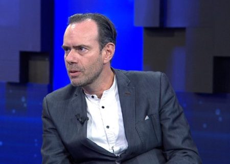 تحلیلگر آلبانیایی: راه‌حل جلوگیری از تهدیدها، خروج منافقین از آلبانی است / اذعان «راما» به میزبانی از گروهک تروریستی به دستور آمریکا