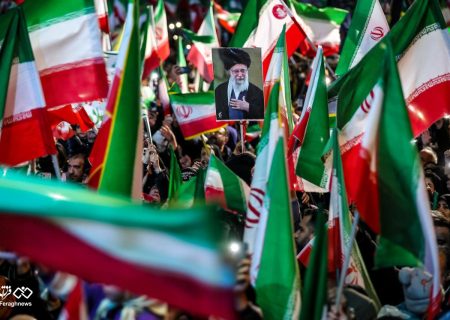 مردم ایران: پرونده منافقین و متجاوزین همزمان بسته شود