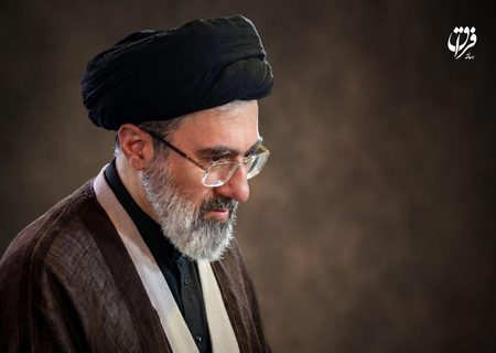 «ققنوس‌وار» برخاستیم